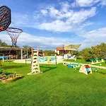 Вилла Dolores , With A Spectacular Swimming Pool With Hydromassage And A Big Garden For The Children - Iun S3325 *