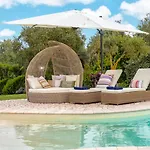 Вилла Dolores , With A Spectacular Swimming Pool With Hydromassage And A Big Garden For The Children - Iun S3325