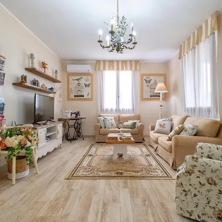 Dolores , With A Spectacular Swimming Pool With Hydromassage And A Big Garden For The Children - Iun S3325 Villa Alghero