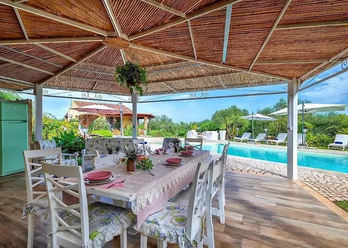 Dolores , With A Spectacular Swimming Pool With Hydromassage And A Big Garden For The Children - Iun S3325 Villa *