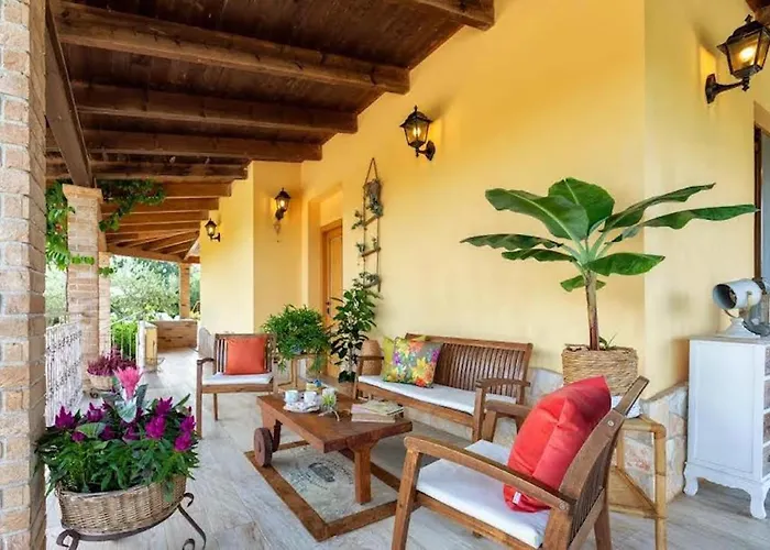 Villa Dolores , With A Spectacular Swimming Pool With Hydromassage And A Big Garden For The Children - Iun S3325