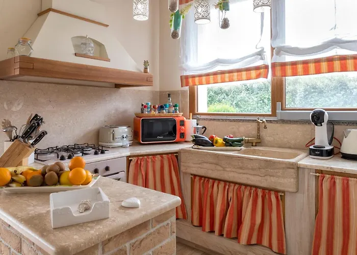 Villa Dolores , With A Spectacular Swimming Pool With Hydromassage And A Big Garden For The Children - Iun S3325 Alghero