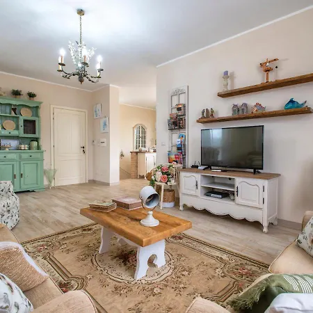 Dolores , With A Spectacular Swimming Pool With Hydromassage And A Big Garden For The Children - Iun S3325 * Alghero