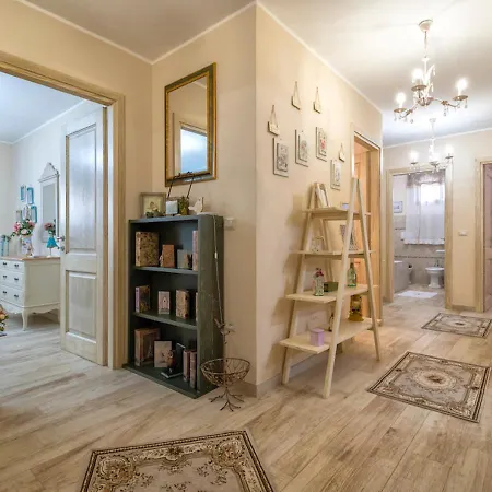 Villa Dolores , With A Spectacular Swimming Pool With Hydromassage And A Big Garden For The Children - Iun S3325