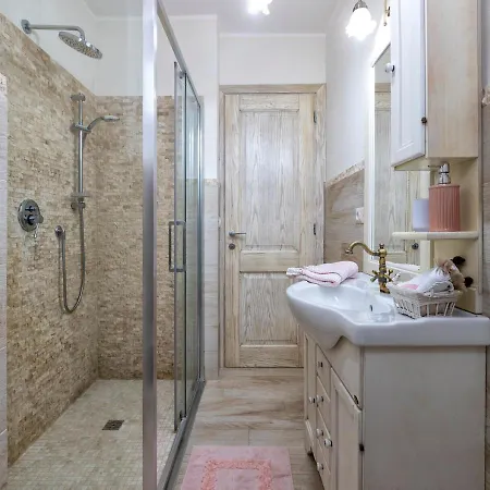 Dolores: Family-friendly Oasis With Hydromassage Pool Alghero