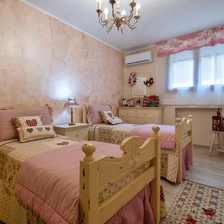 Villa Dolores , With A Spectacular Swimming Pool With Hydromassage And A Big Garden For The Children - Iun S3325 Alghero