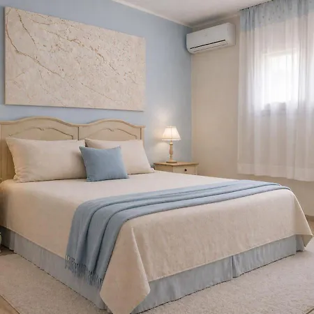 Dolores , With A Spectacular Swimming Pool With Hydromassage And A Big Garden For The Children - Iun S3325