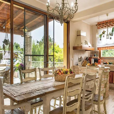 Dolores , With A Spectacular Swimming Pool With Hydromassage And A Big Garden For The Children - Iun S3325 *