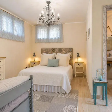 Dolores , With A Spectacular Swimming Pool With Hydromassage And A Big Garden For The Children - Iun S3325