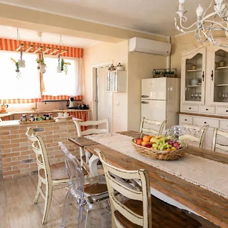 Dolores , With A Spectacular Swimming Pool With Hydromassage And A Big Garden For The Children - Iun S3325 Villa