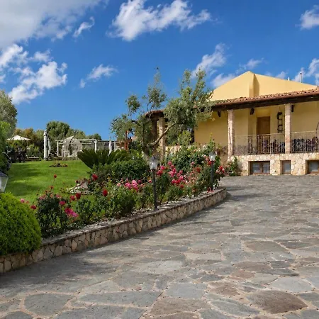Dolores , With A Spectacular Swimming Pool With Hydromassage And A Big Garden For The Children - Iun S3325 Villa