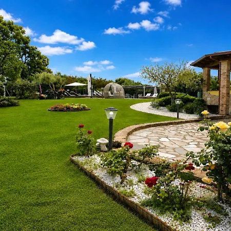 Dolores , With A Spectacular Swimming Pool With Hydromassage And A Big Garden For The Children - Iun S3325 * Alghero