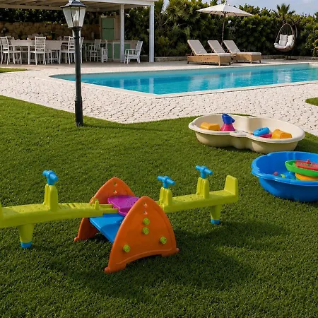 Dolores , With A Spectacular Swimming Pool With Hydromassage And A Big Garden For The Children - Iun S3325 *
