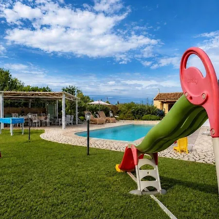 Villa Dolores , With A Spectacular Swimming Pool With Hydromassage And A Big Garden For The Children - Iun S3325 Alghero