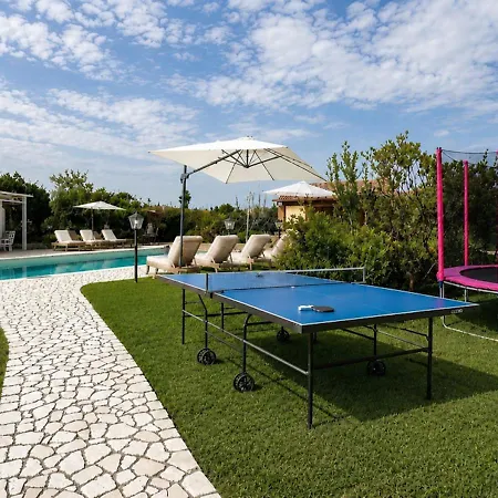 Dolores , With A Spectacular Swimming Pool With Hydromassage And A Big Garden For The Children - Iun S3325