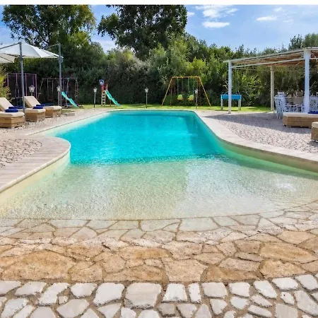 Villa Dolores , With A Spectacular Swimming Pool With Hydromassage And A Big Garden For The Children - Iun S3325