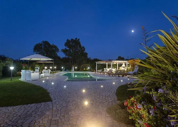 Dolores , With A Spectacular Swimming Pool With Hydromassage And A Big Garden For The Children - Iun S3325
