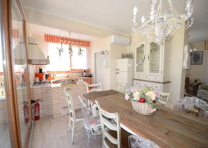 Dolores , With A Spectacular Swimming Pool With Hydromassage And A Big Garden For The Children - Iun S3325 * Alghero