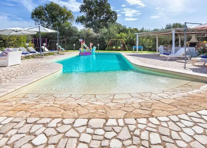 Villa Dolores , With A Spectacular Swimming Pool With Hydromassage And A Big Garden For The Children - Iun S3325