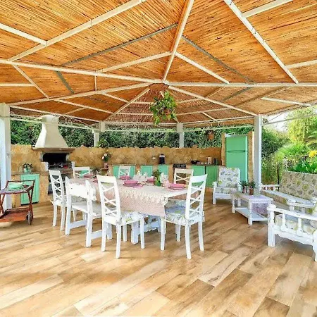 Dolores , With A Spectacular Swimming Pool With Hydromassage And A Big Garden For The Children - Iun S3325